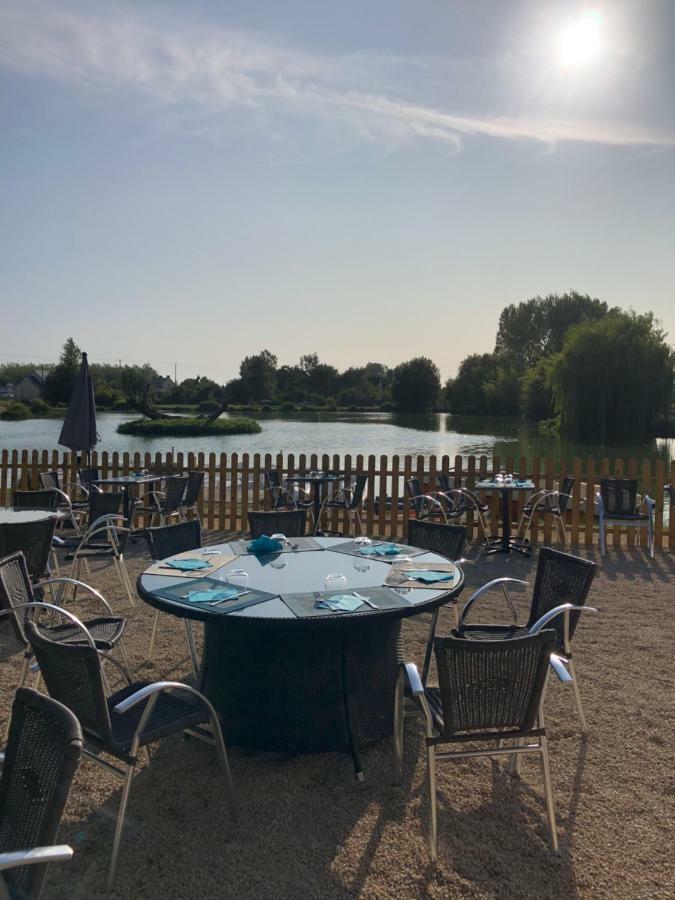 Le Domaine De La Carperie Hotel Bréhal Buitenkant foto